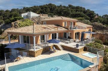 Location de vacances pour 14 personnes, avec terrasse et jardin, adapté aux familles dans Plage de l'Argentière