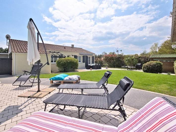 Location de vacances pour 6 personnes, avec terrasse et piscine à Moutiers-les-Mauxfaits - 2