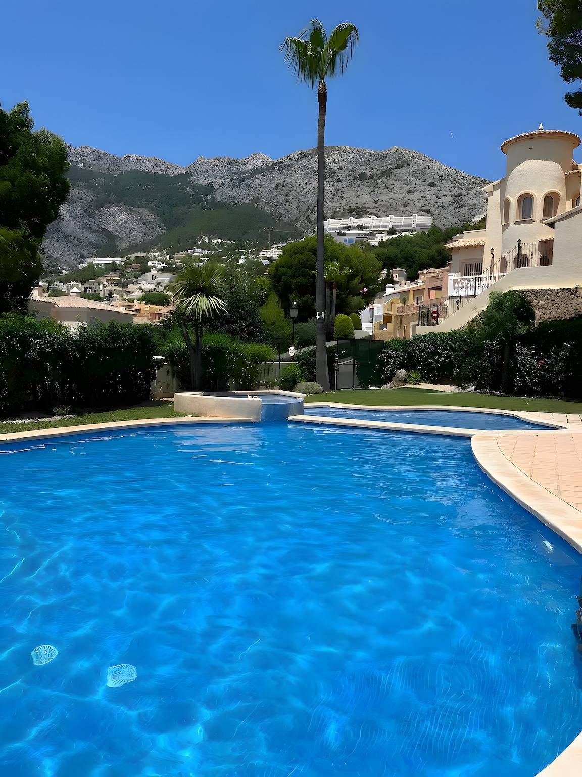 Holiday Home 'Amazing Blue Emi' with Sea Views, Pool, Barbecue & Wi-Fi in Altea Hills, Altea