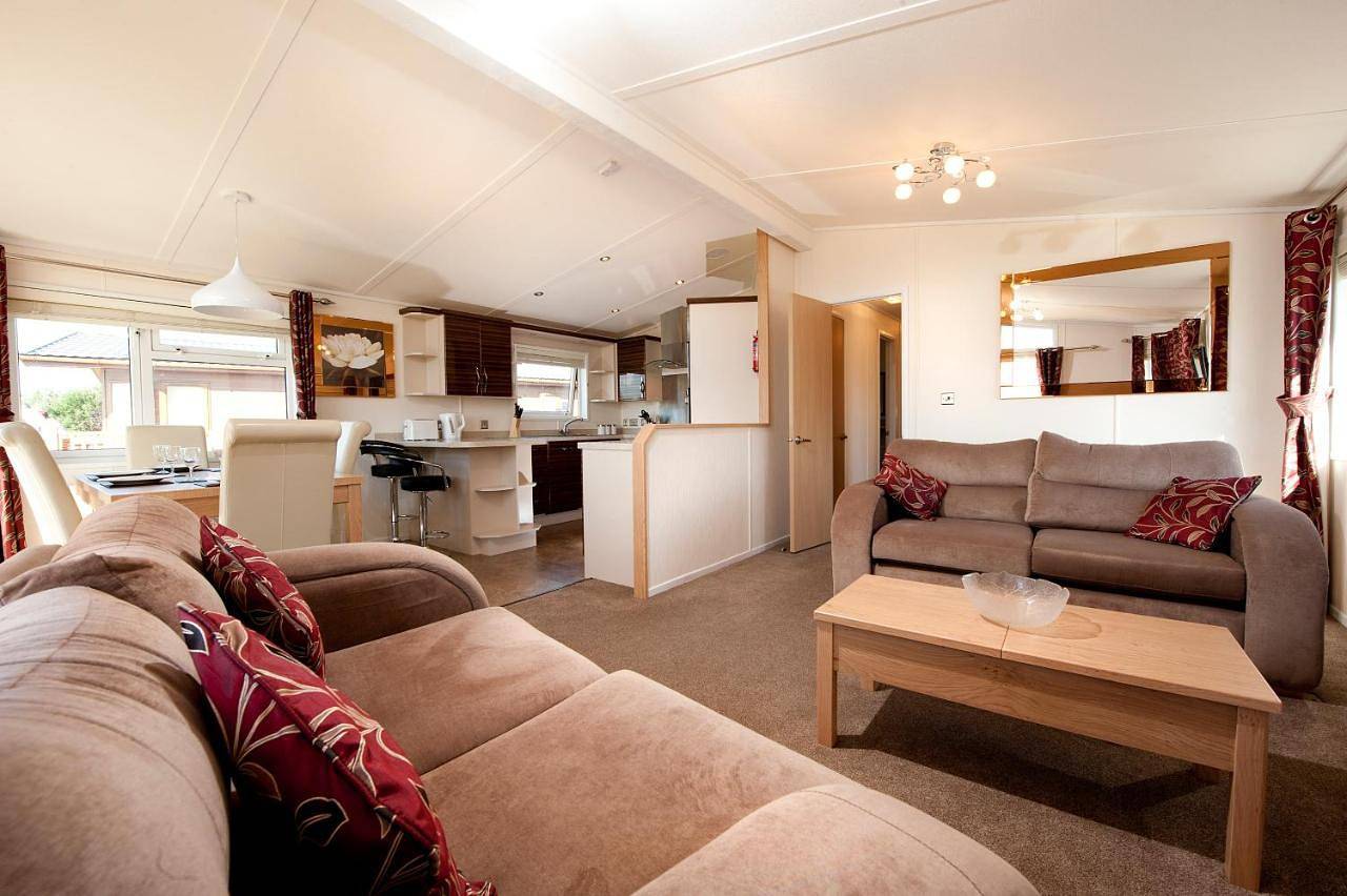 2 Bedroom Bronze Chalet in Berrow (Somerset), Somerset