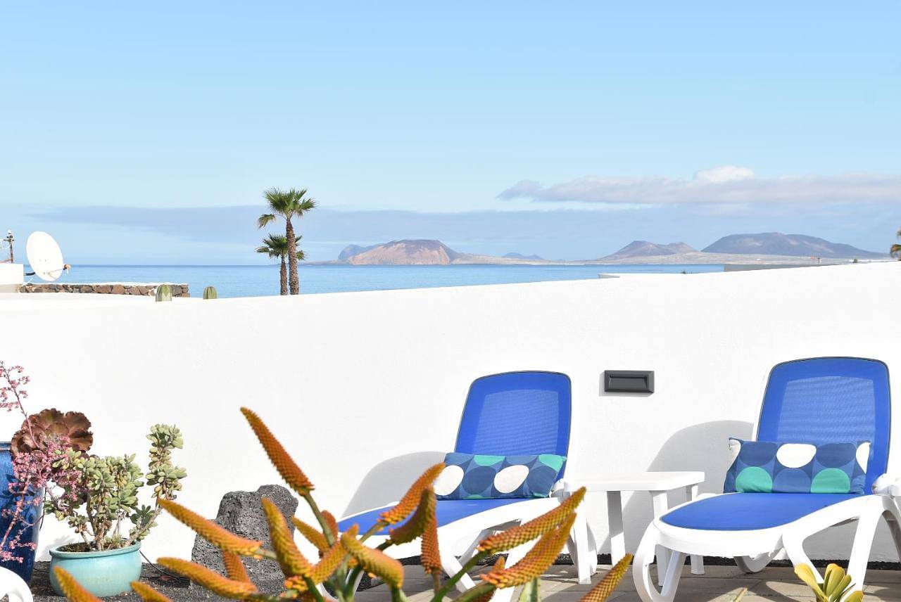 La Belle Vie in Famara Beach, Teguise