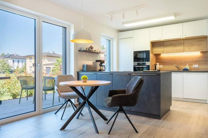 Ferienwohnung für 2 Personen, mit Terrasse und Garten sowie Seeblick und Ausblick in Naturpark Oberpfälzer Wald