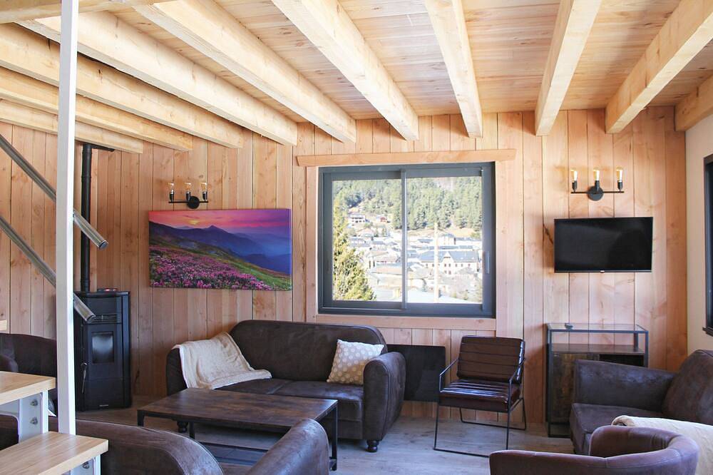 Entire apartment, Apartment L'Aigle in Formiguères, Parc naturel régional des Pyrénées catalanes