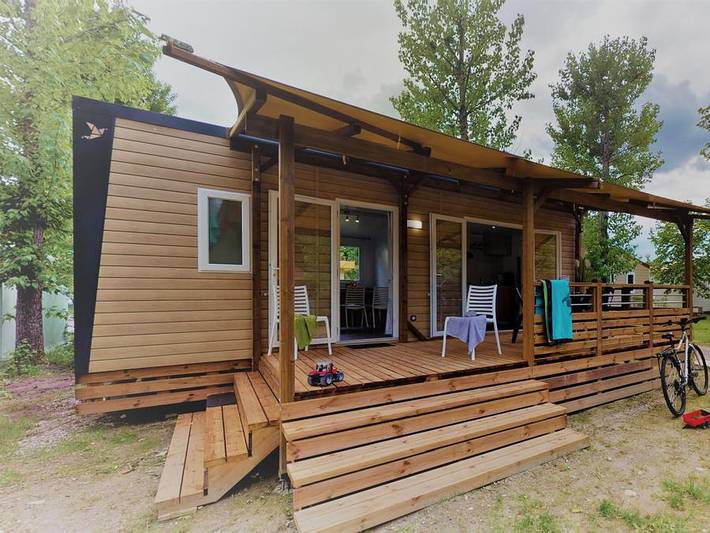 Camping pour 4 personnes, avec bassin pour enfant, animaux acceptés dans l' Ain - 2