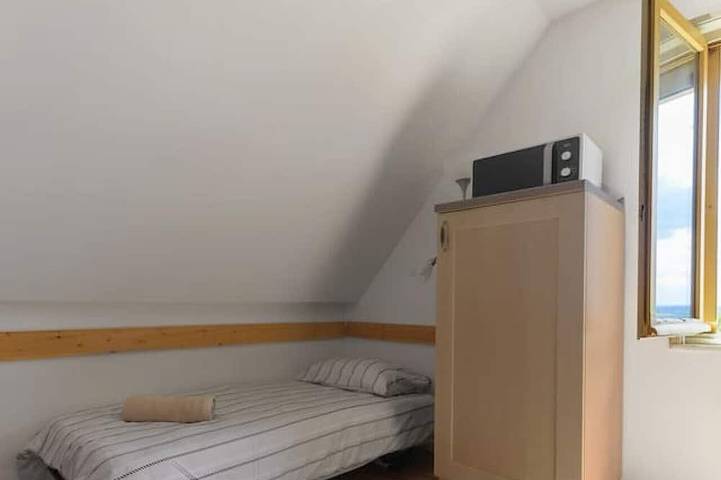 Location de vacances pour 5 personnes, avec jardin et balcon à Abrest - 2