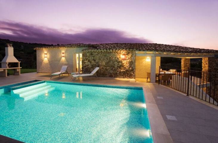 Villa per 4 persone, con balcone e giardino a Costa Rei