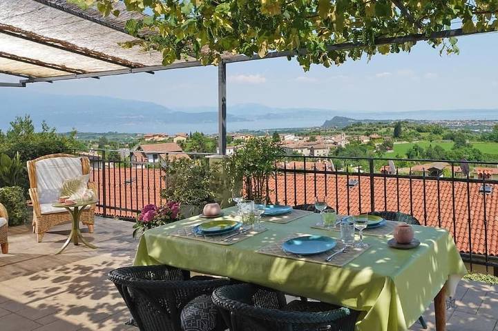 Gîte pour 6 personnes, avec jardin dans Castello (Puegnago sul Garda)