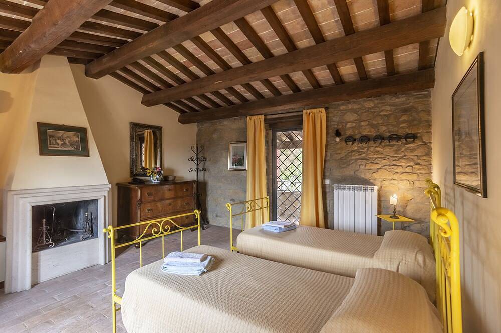 Strettoio studio apartment in Magione, Lago Trasimeno