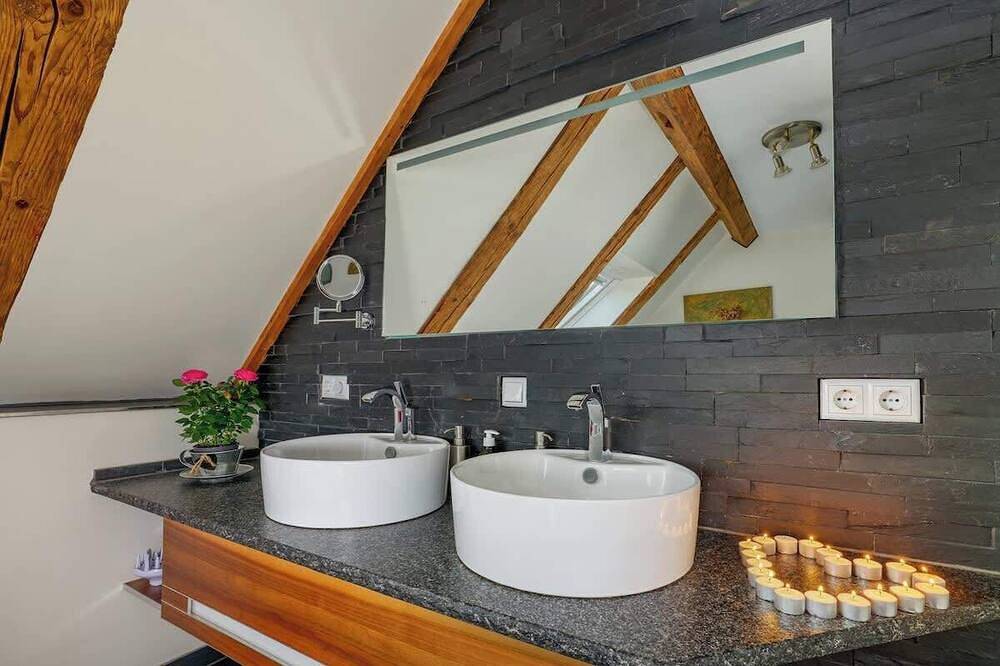 Ganze Wohnung, Romantische Maisonette+Sauna, Garten, Privatsphäre in Schonach im Schwarzwald, Südschwarzwald