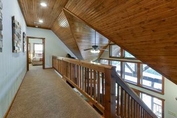 Vacation House for 22 Guests in Indian Point, Ozark Mountains, Picture 1