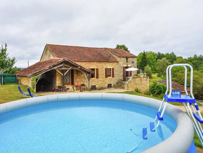 Location de vacances pour 7 personnes, avec jardin ainsi que terrasse et piscine, animaux acceptés à Loubejac - 2