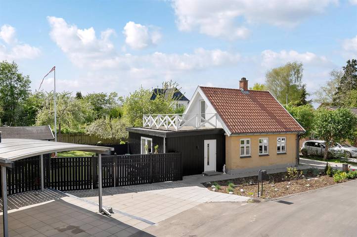 Ferieudlejning for 5 personer, med Balkon og Terrasse såvel som Have og Sauna i Faxe Ladeplads