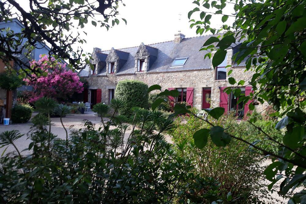 Mansión - Brech in Brech, Côte des Mégalithes