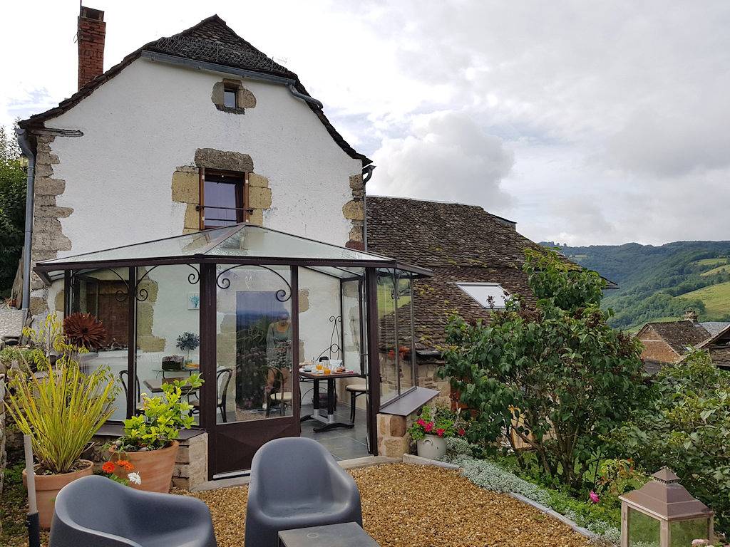 Chambres & table d'hôtes (Les Hôtes du Lac) - Chambre La vallée in Castelnau-de-Mandailles, Massif central