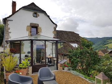 Chambre d’hôte pour 2 personnes, avec jacuzzi et jardin dans l' Aveyron