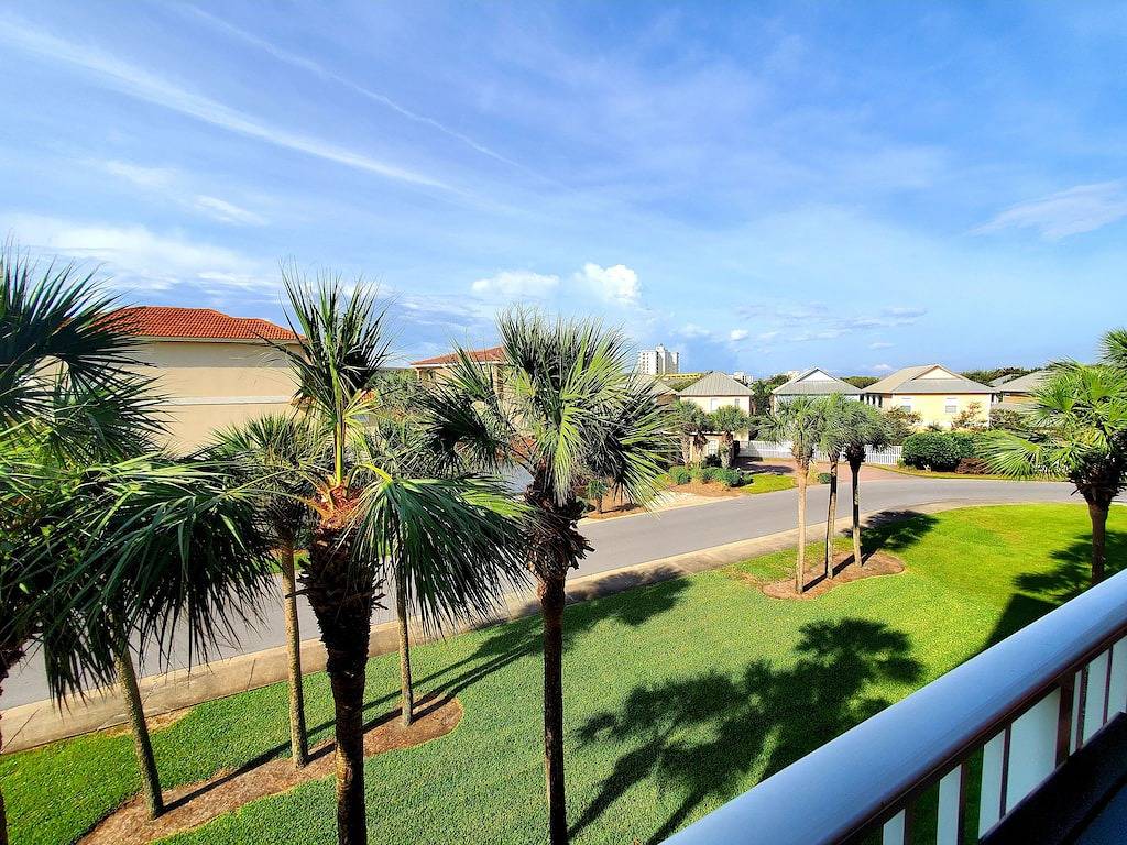 Ganze Wohnung, Pet-Friendly Maravilla Condo–Beach Ramp, Pools, Pickleball, Free Beach Setup in Miramar Beach, Emerald Coast