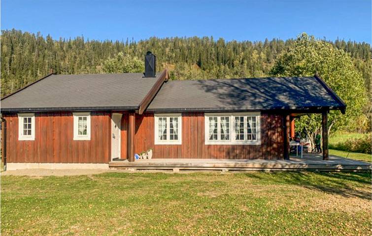 Feriehus for 10 personer, med Terrasse og Hage i Trøndelag