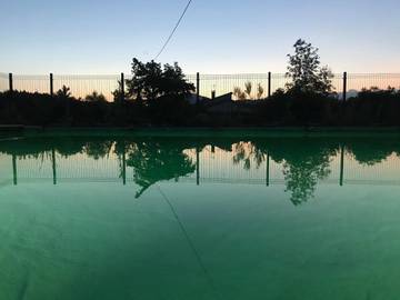 Gîte pour 2 personnes, avec jardin et piscine à Vinezac