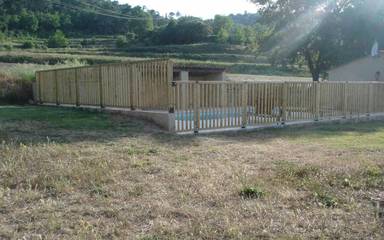 Gîte pour 4 personnes, avec jardin ainsi que terrasse et piscine à Fox-Amphoux