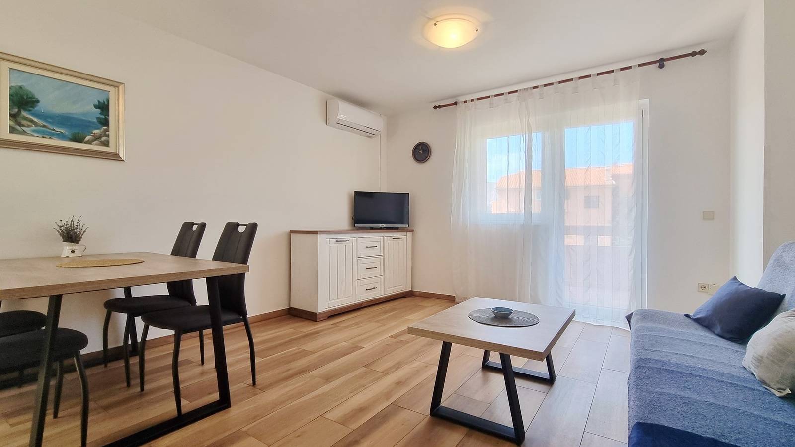 Entire apartment, Apartment Dean with Terace only 300m from the Beach in Baska, Krk