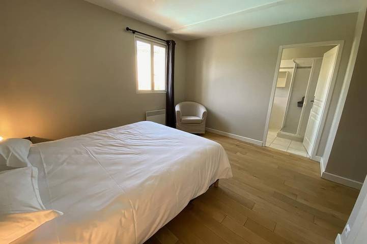 Location de vacances pour 10 personnes, avec jardin à Chalais - 3