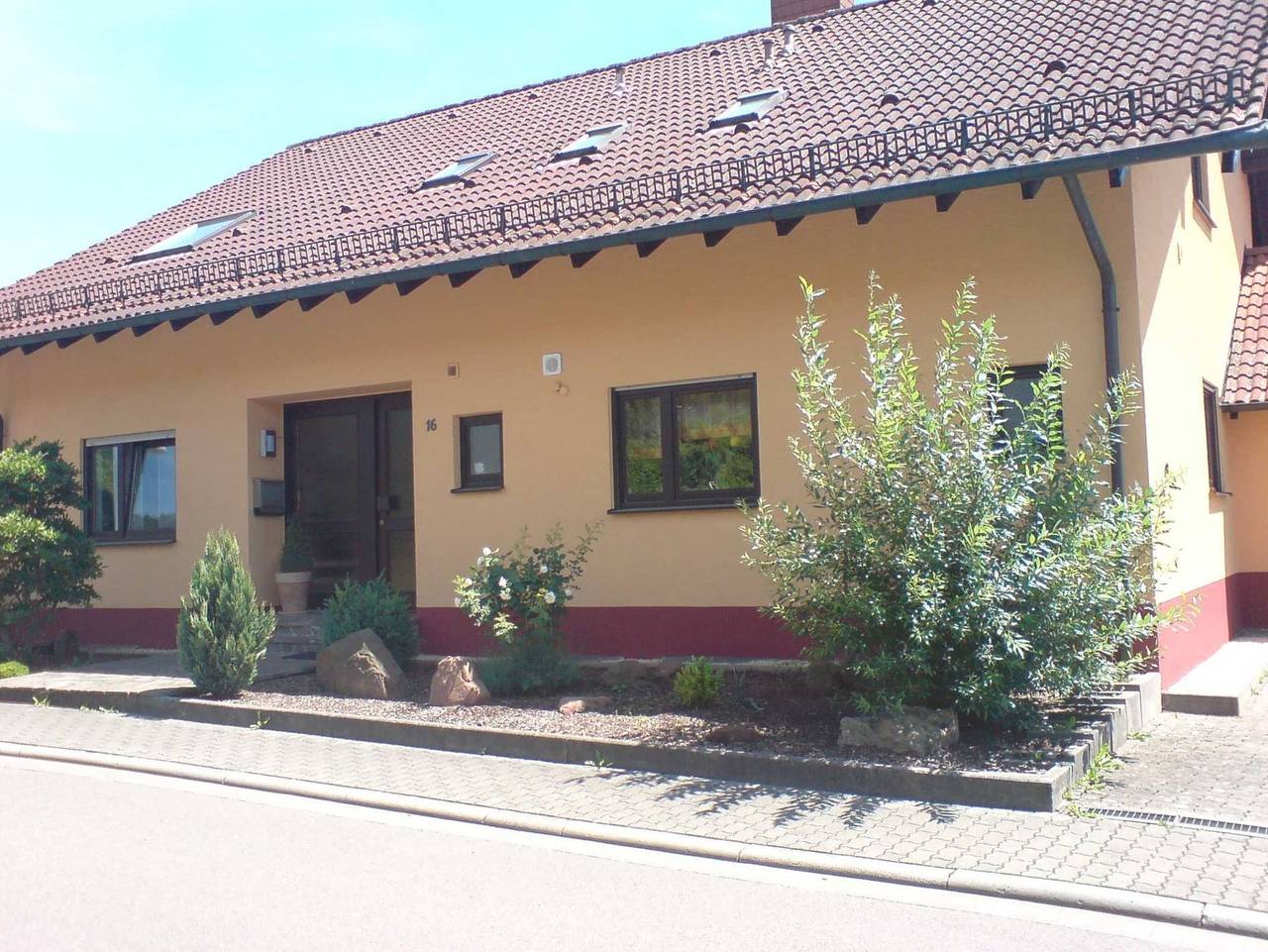 Ganze Ferienwohnung, Fewo Haus Emil unter der Burg - Fewo Haus Emil unter der Burg in Dahn, Pfalz