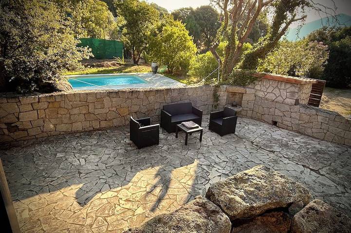 Villa pour 9 personnes, avec terrasse et jardin à Olmeto