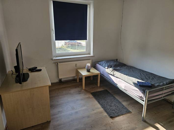 Ganze Ferienwohnung, Monteurwohnung an der Raffinerie Leuna 5 min zu Fuß in Leuna, Saale-Unstrut