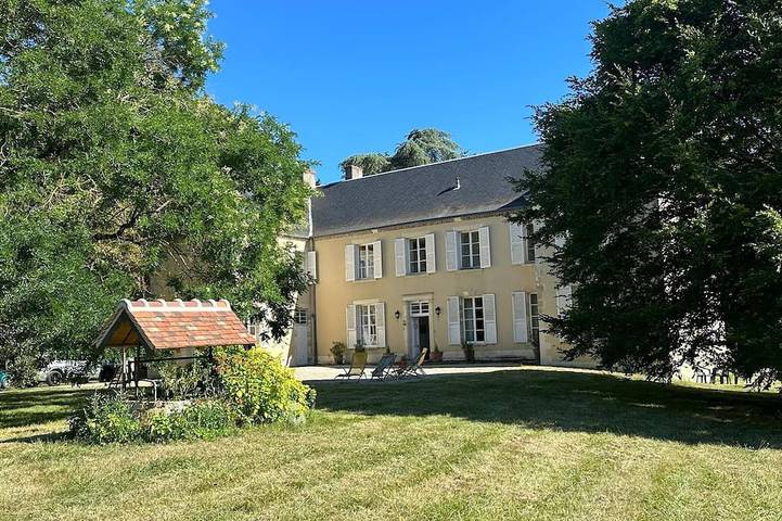 Châteaux pour 12 personnes, avec Jardin dans Indre