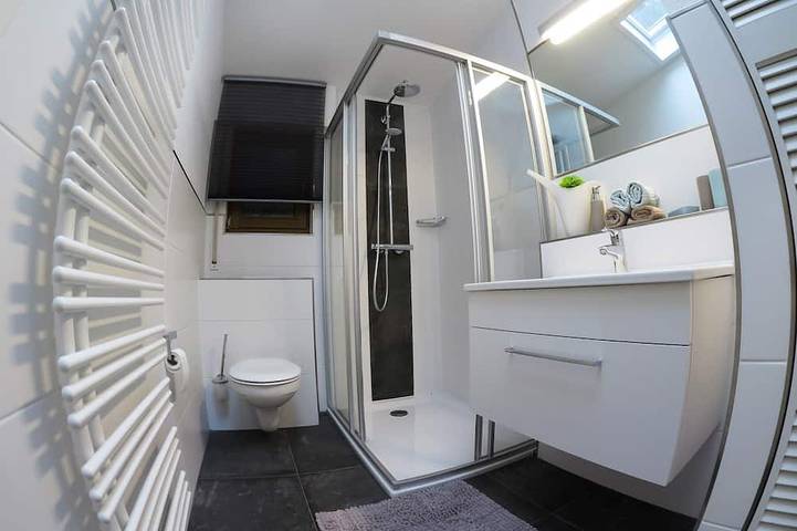 Ganze Wohnung, Fewo/Haus zur alleinigen Verfügung mit grossem Gartenparadies inkl. Teich in Trippstadt, Saar-Nahe-Bergland