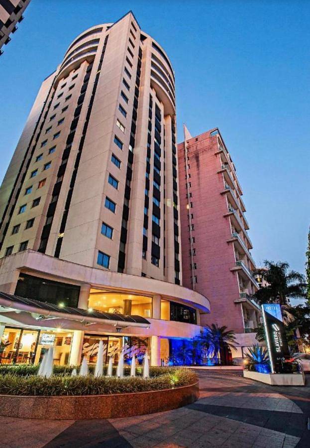 Casas e apartamentos de temporada para 3 pessoas, com piscina e jardim e ainda sauna em Moema