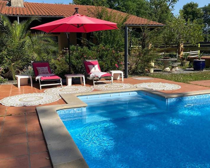 Maison d’hôte pour 2 personnes, avec Terrasse et Jardin ainsi que Piscine et Vue