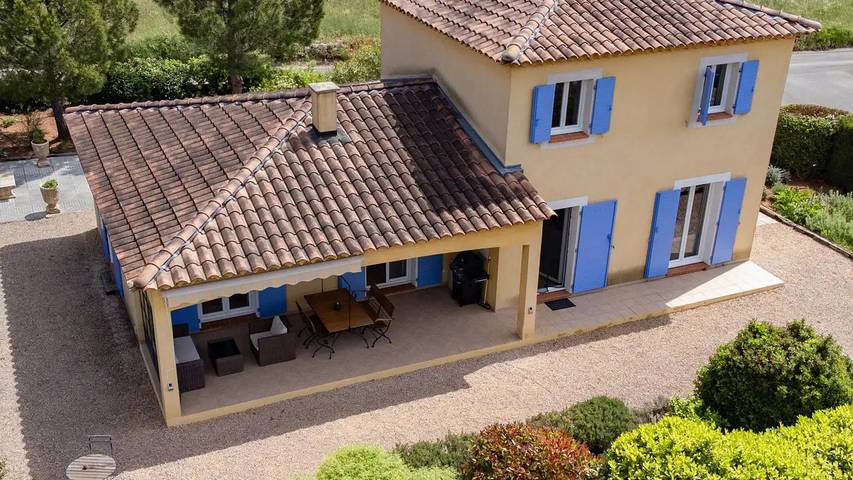 Vakantiehuis voor 7 personen, met zwembad en tuin in Aups