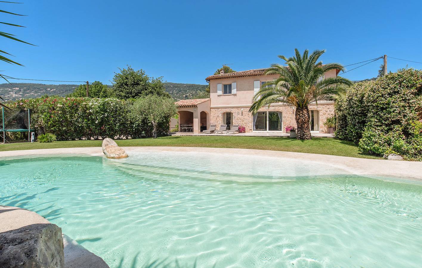 Ruhiges Apartment mit Pool, Terrasse & WiFi, 900m zum Luxus Gourmet Restaurant in Peymeinade, Cannes und Umgebung