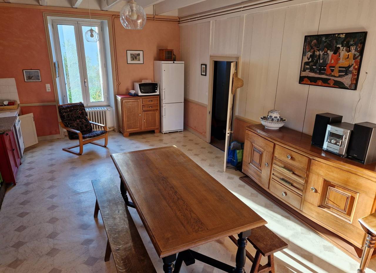 Grande maison de caractère avec jardin clos proche mer in Trédarzec, Côte de Granit Rose