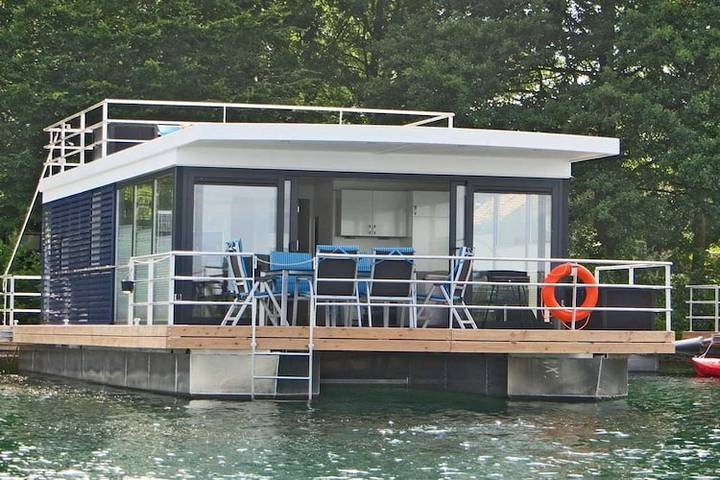 Hausboot am Xantener Nordsee in Xanten, Kreis Wesel