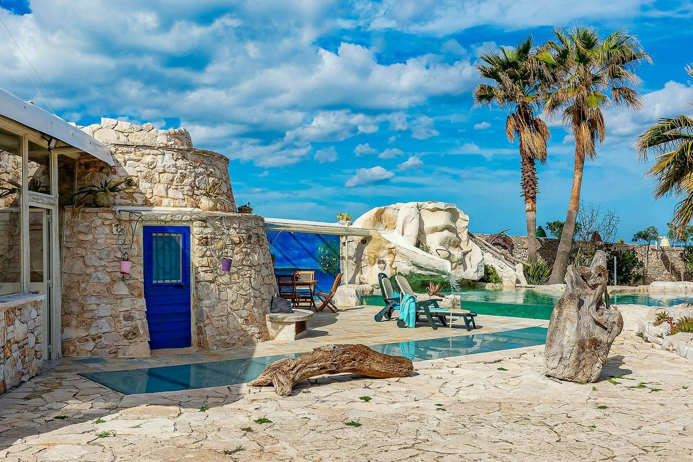 Trullo mit Meerblick und natürlichem Pool in Molfetta, Bari Provinz