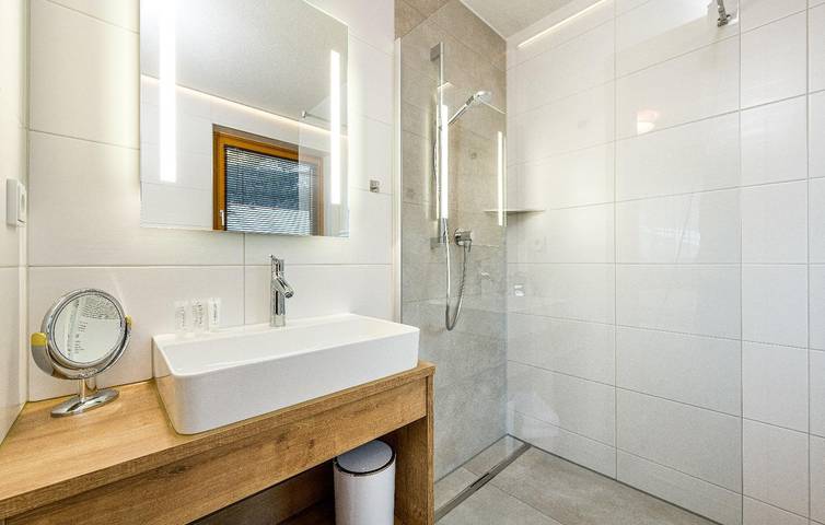Doppelzimmer, Komfort, Kurzaufenthalt in Steeg, Allgäuer Alpen (Österreich)