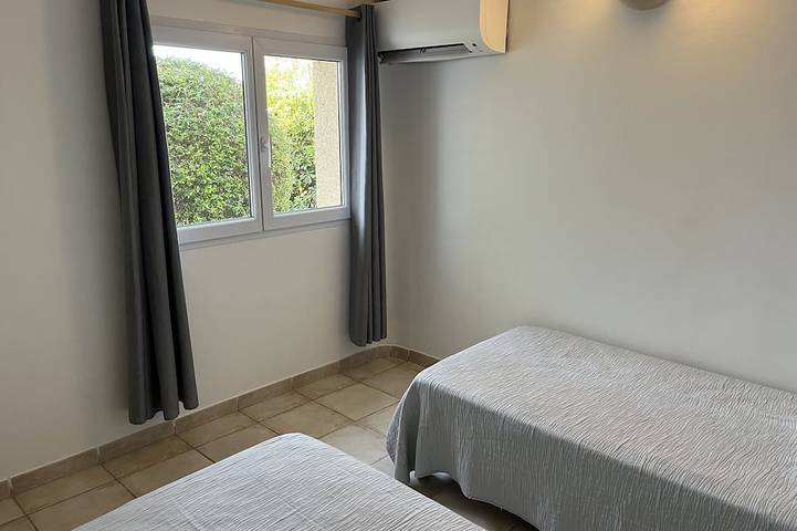 Villa pour 6 personnes, avec jardin ainsi que piscine et terrasse dans Fautea - 2