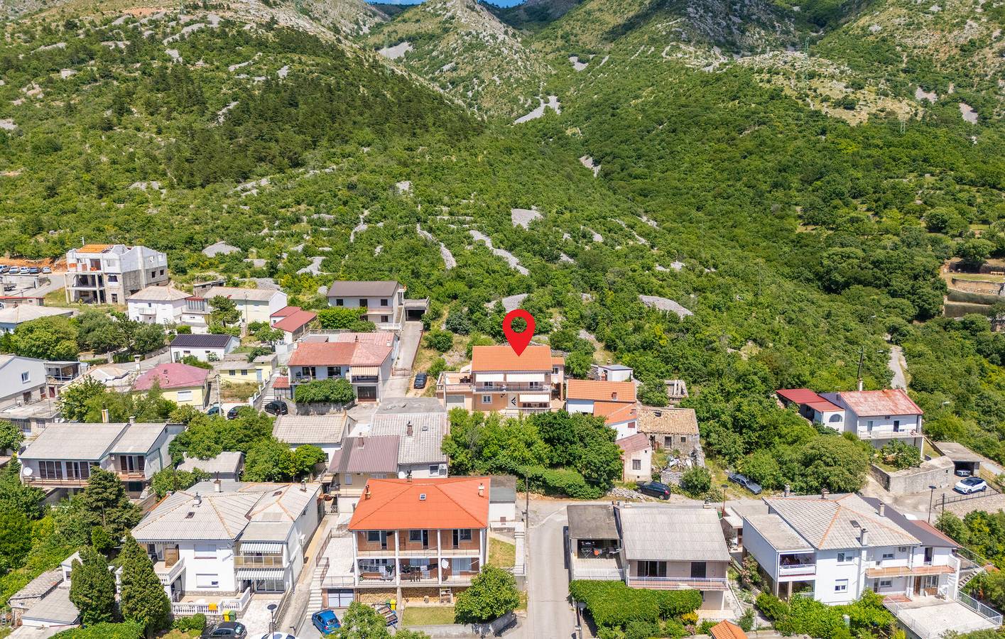 Ganze Ferienwohnung, Gemütliche Ferienwohnung mit Meerblick und Terrasse – 800 m vom Strand entfernt in Senj, Kvarner Festland