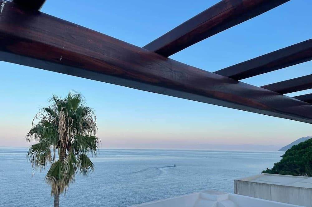 Pietra del Bagno - Exclusive sea-view residence in Lipari (town), Lipari