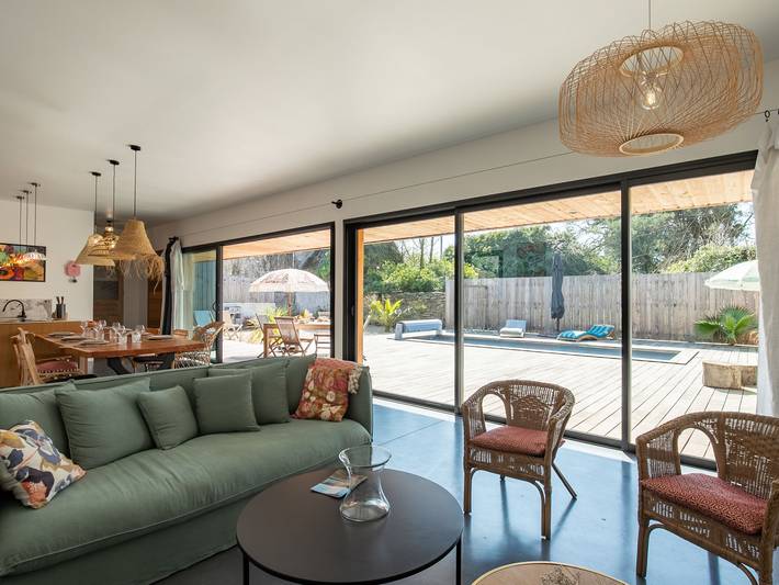 Location de vacances pour 6 personnes, avec terrasse et jardin à Locquirec - 2