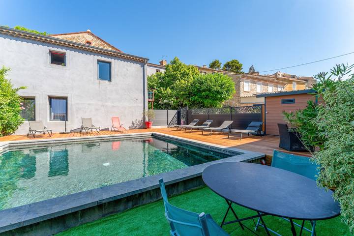 Gehele studio, Studio 'Met Uitzicht op het Zwembad' met gedeeld zwembad, privéterras en Wi-Fi in Rasteau, Vaucluse