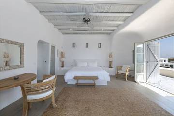 Villa for 24 People in Agios Stefanos, Mykonos, Photo 2