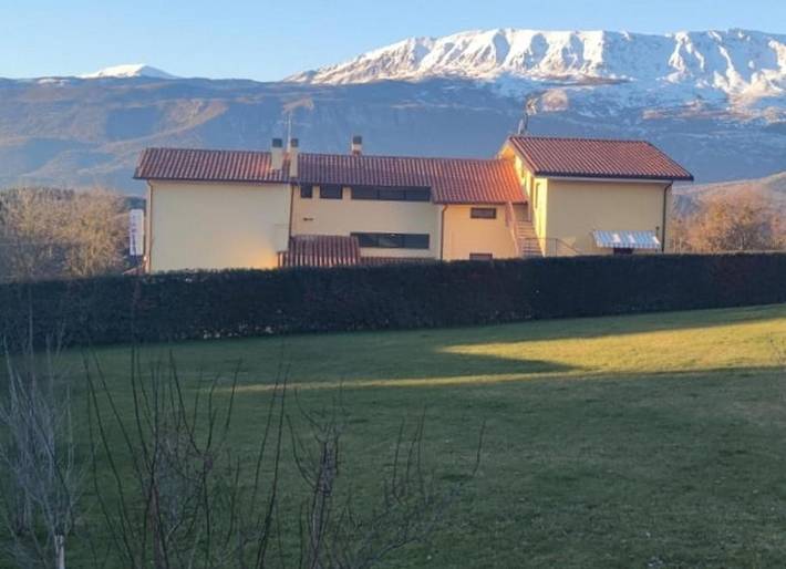 B&b per 3 persone, con piscina per bambini e piscina nonché panorama e giardino in Gran Sasso