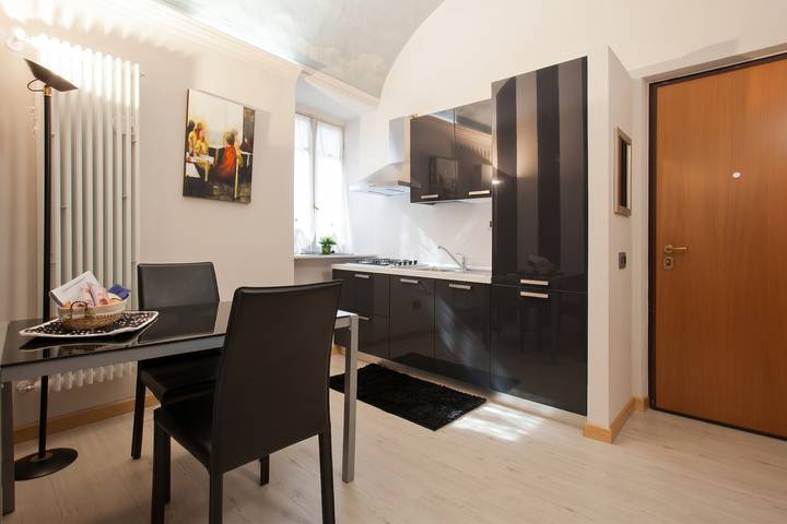 Studio entier, Studio confortable à Piazza, 30 m², cheminée & balcon in Mondovì, Province de Coni