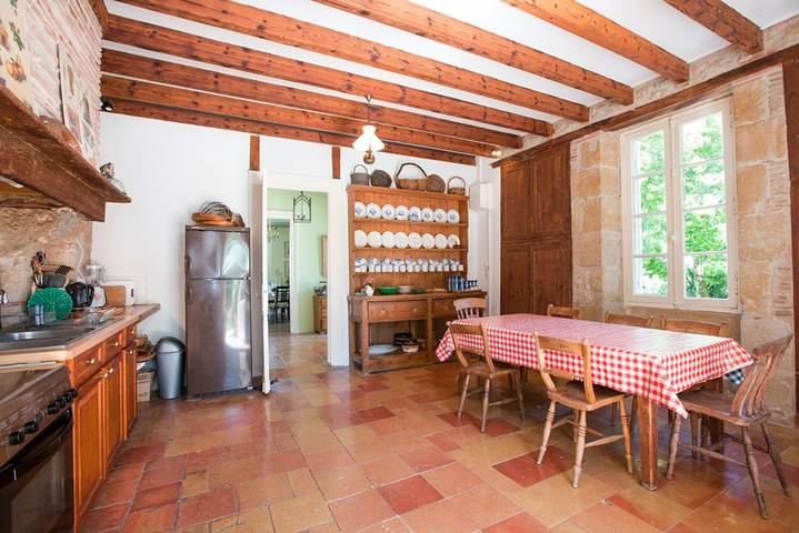 Château pour 12 personnes, avec terrasse ainsi que piscine et jardin dans le Lot-et-Garonne - 4