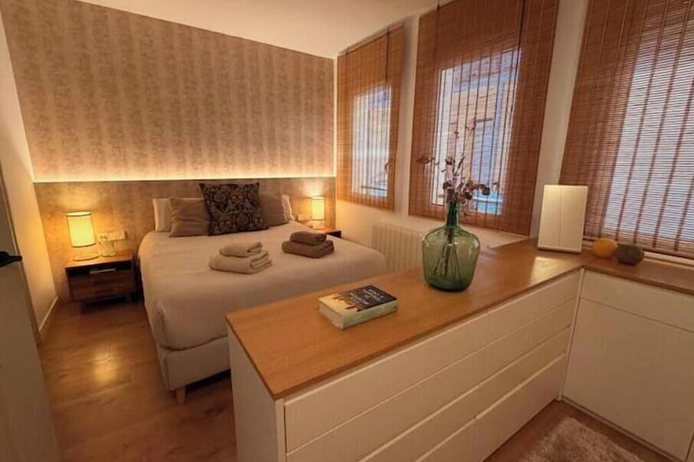 Casa Sailona - Duplex with Terrace on Gracia Square in Barcelona Zentrum, Barcelona