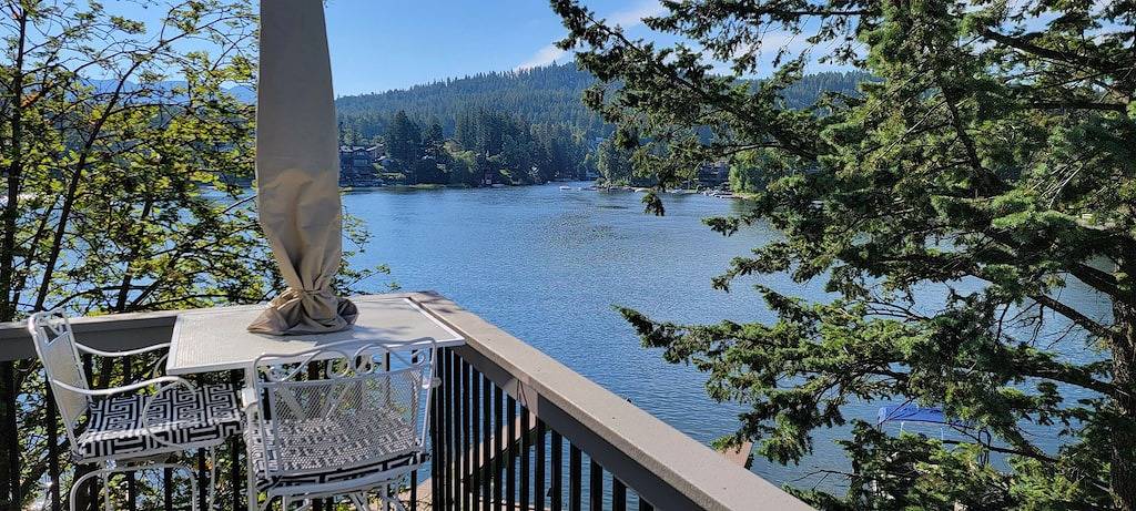 Ganze Wohnung, Flathead Lake front Condo with fabulous views Bigfork, Mt in Bigfork, Flathead Nationalwald