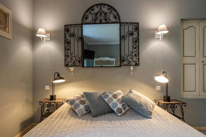 Hôtel pour 2 personnes, avec terrasse ainsi que jardin et piscine à Gigondas - 2